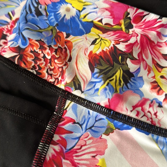 Victoria Secret Leggings by Mary Katrantzou - Picture 2 of 8